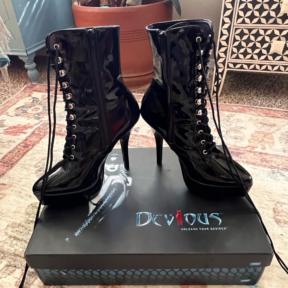 Black Devious Patent Leather Platforms size 8